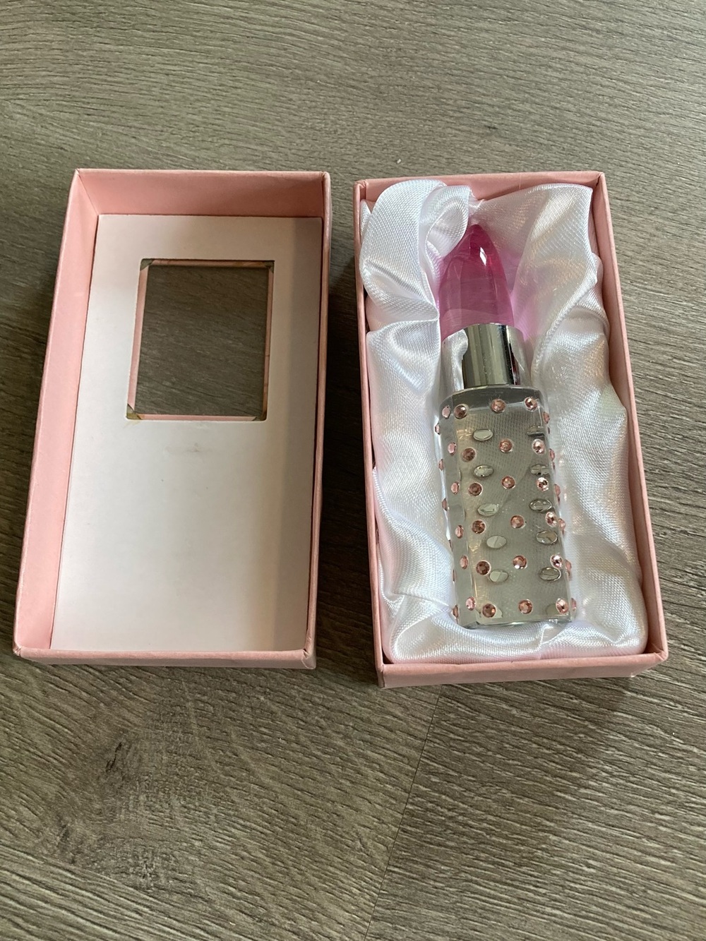 Cynthia Rowley Pink Crystal Lipstick with Clear Studded Case - Picture 4 of 7